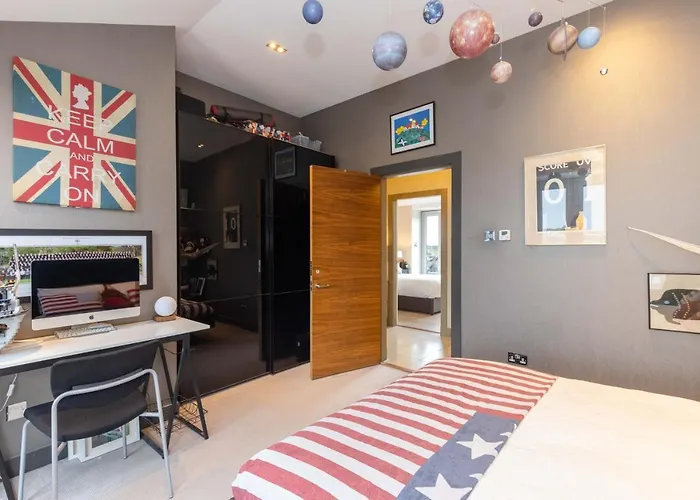 Joivy Beautiful Penthouse With Terrace & Jacuzzi إدنبرة