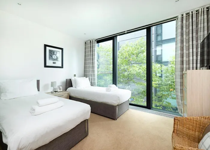 Altido Elegant Flat Near The Meadows With Parking