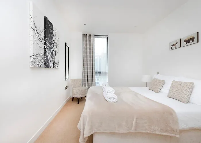 Altido Elegant Flat Near The Meadows With Parking אדינבורו