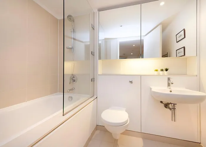 דירה Altido Elegant Flat Near The Meadows With Parking