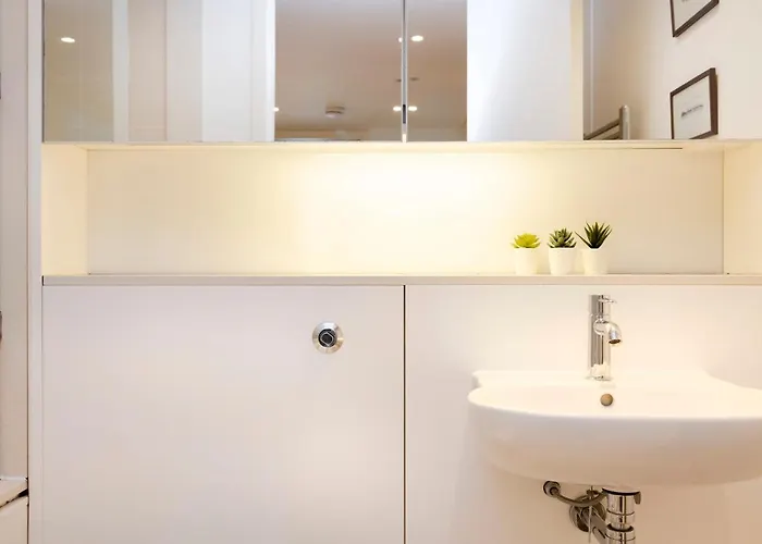 Altido Elegant Flat Near The Meadows With Parking אדינבורו