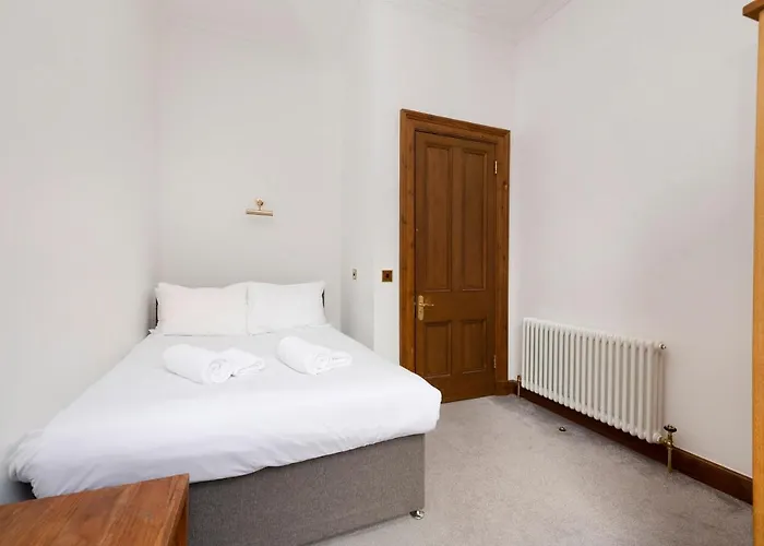Joivy Spacious Near The Meadows Эдинбург