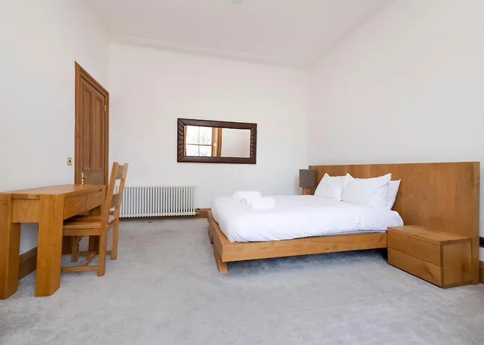 Joivy Spacious Near The Meadows Эдинбург