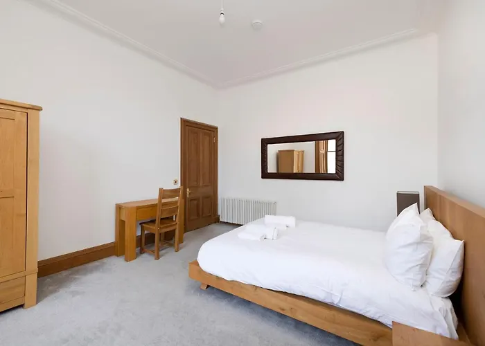Joivy Spacious Near The Meadows Эдинбург