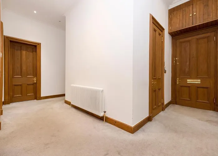 Joivy Spacious Near The Meadows Апартаменты