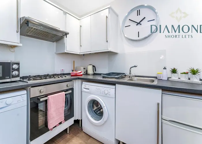 Spacious 1 Bed Ground Floor With Garden דירה