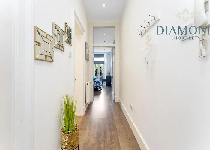 דירה Spacious 1 Bed Ground Floor With Garden