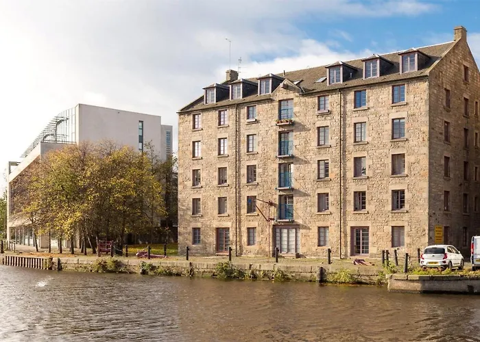 Lovely 2 Bedroom B-listed Converted Whisky Bond *