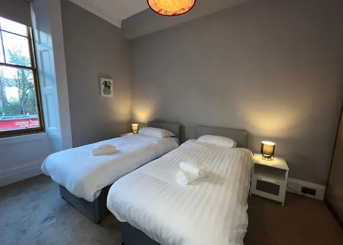 Bright 3 Bedroom Apartamento Edimburgo