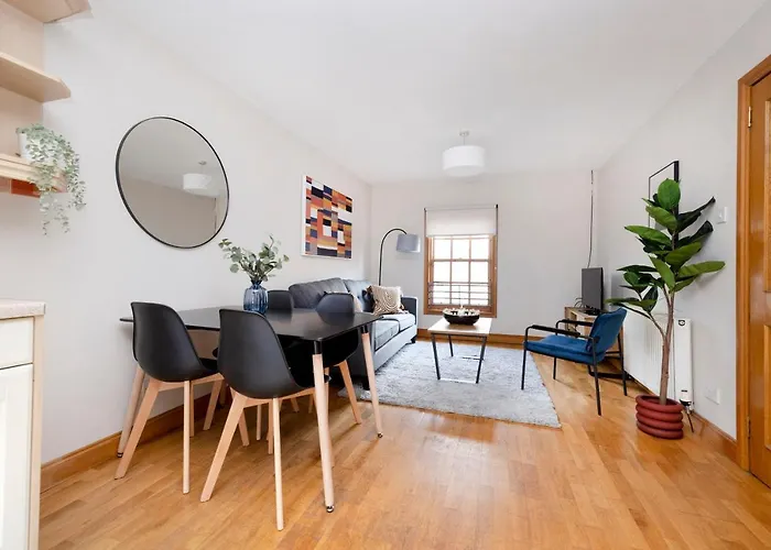 Joivy Bright And Cosy Flat Near The Scotland Gallery Edimburgo
