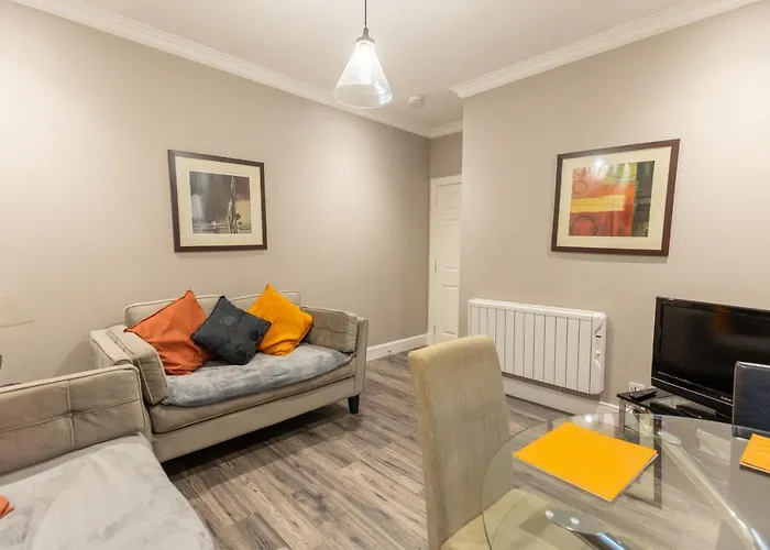 Two Bedroom Within Walking Distance To Centre Apartamento *