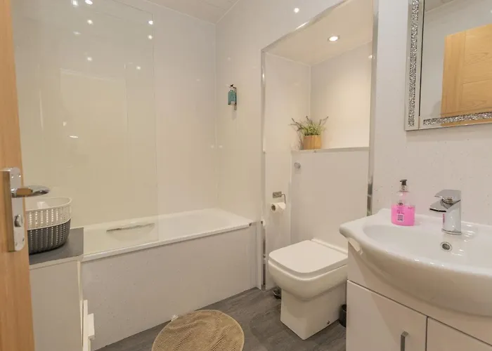 New 3-bedroom Close To Centre *