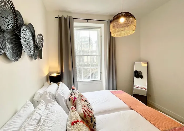 Leith Street *