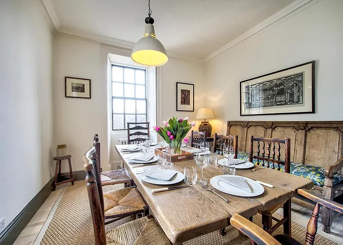 The Rock House - Main House Apartment *