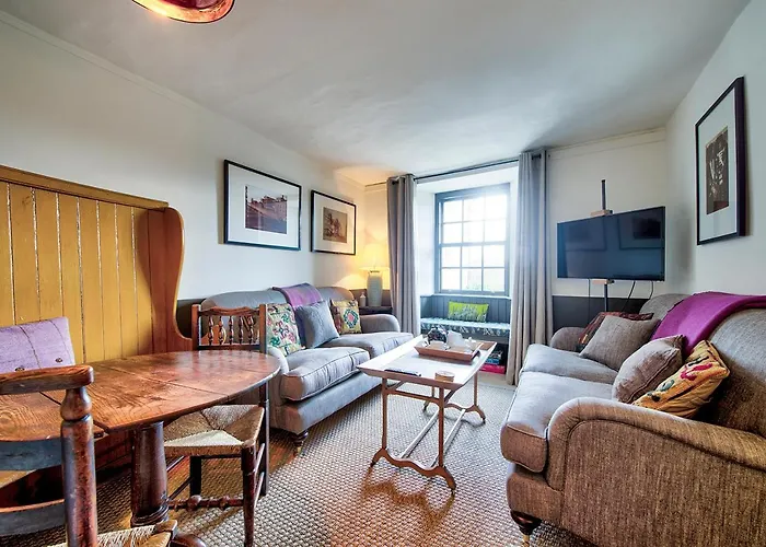 The Rock House - Terrace - In Heart Of The Apartment Edinburgh