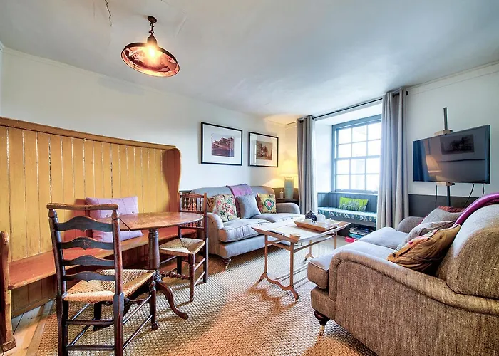 The Rock House - Terrace - In Heart Of The Edinburgh