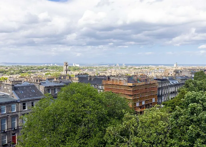 Joivy Beautiful Penthouse With Terrace & Jacuzzi شقة