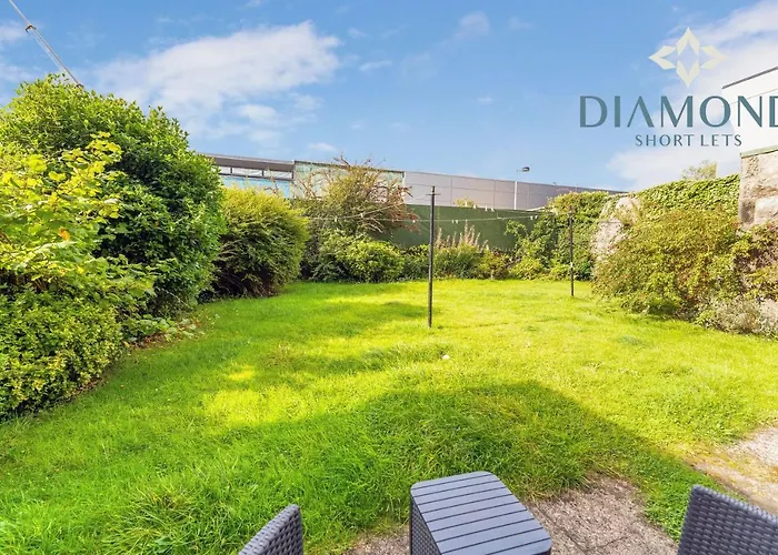 Spacious 1 Bed Ground Floor With Garden דירה