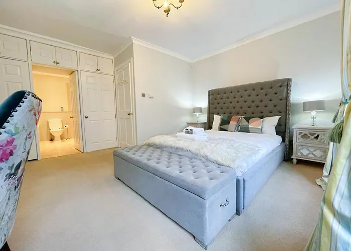 Apartment Sophisticated 3br With Garden, Quiet New Town Lane Edinburgh