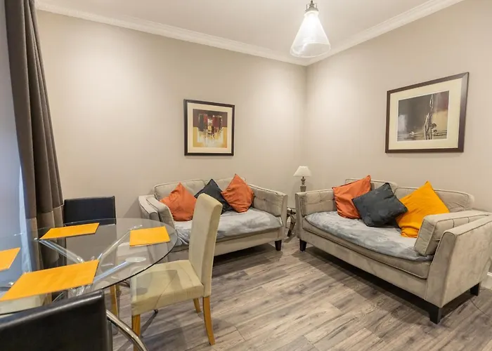 Two Bedroom Within Walking Distance To Centre Edimburgo