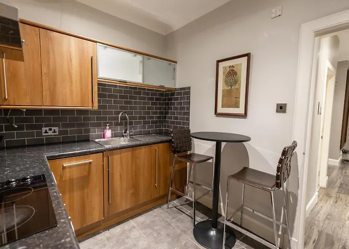 Two Bedroom Within Walking Distance To Centre * Edimburgo