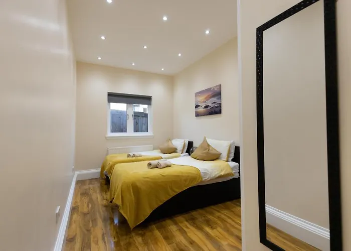 New 3-bedroom Close To Centre Apartmán