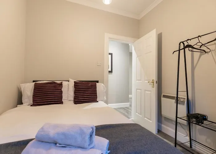 Two Bedroom Within Walking Distance To Centre Apartamento *