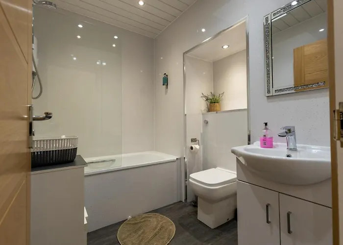 New 3-bedroom Close To Centre *