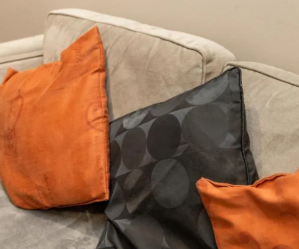 Two Bedroom Within Walking Distance To Centre Apartamento *