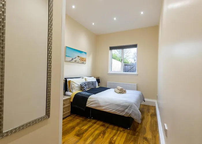 New 3-bedroom Close To Centre