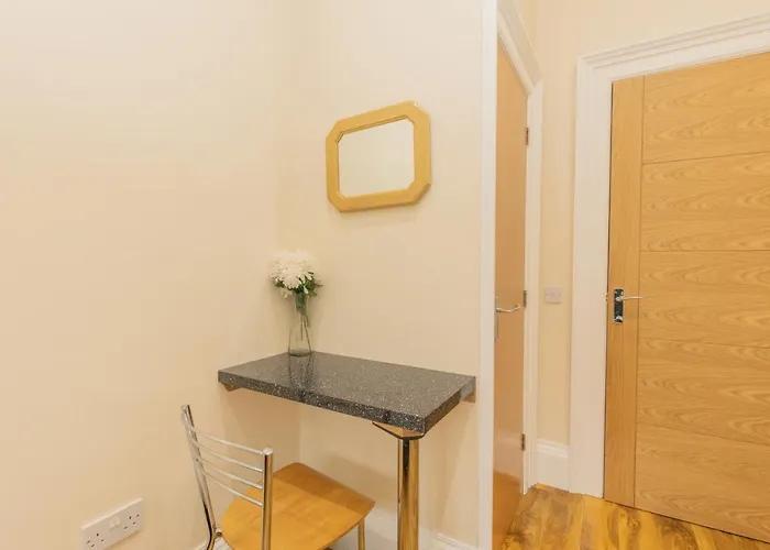 New 3-bedroom Close To Centre Apartmán Edinburgh