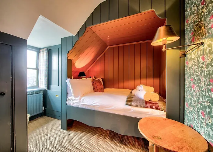 The Rock House - Main House Apartment