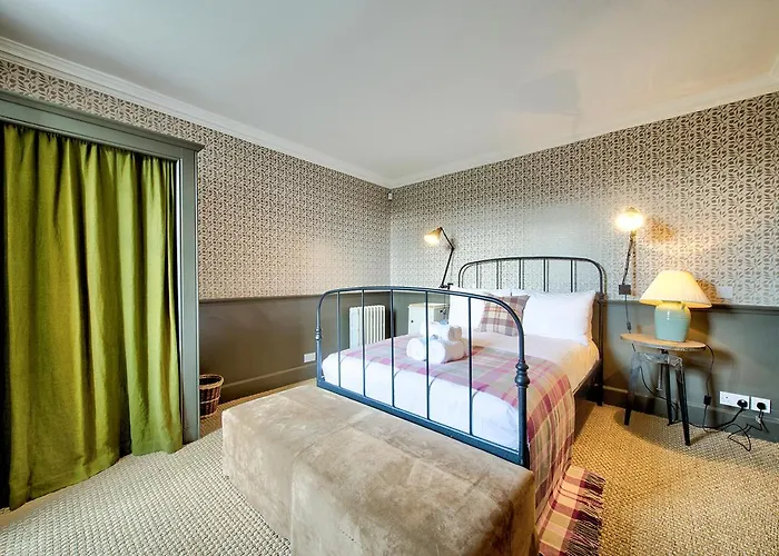 The Rock House - Terrace - In Heart Of The Edinburgh