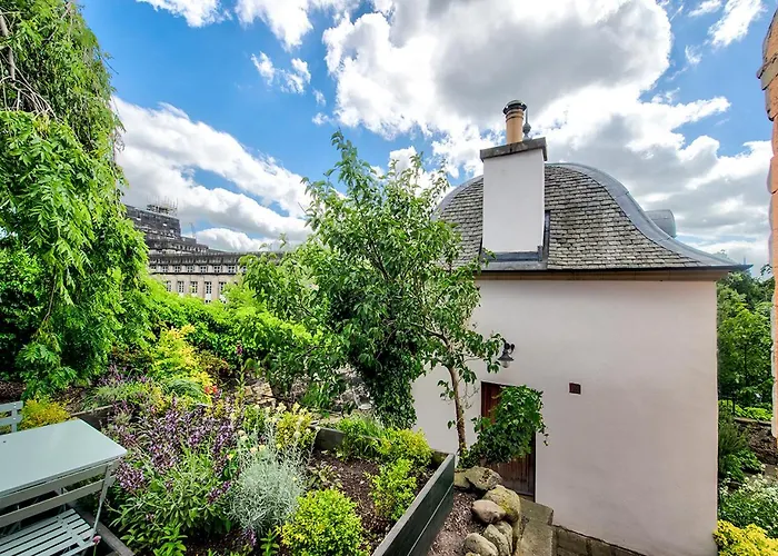 Rock House - Photographer's - Historic Gem In The Heart Of The