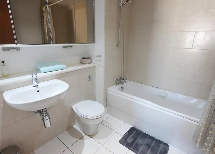 شقة Spacious 2 Bed, 2 Bath -the Shore, Leith *