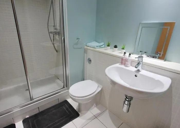 Spacious 2 Bed, 2 Bath -the Shore, Leith