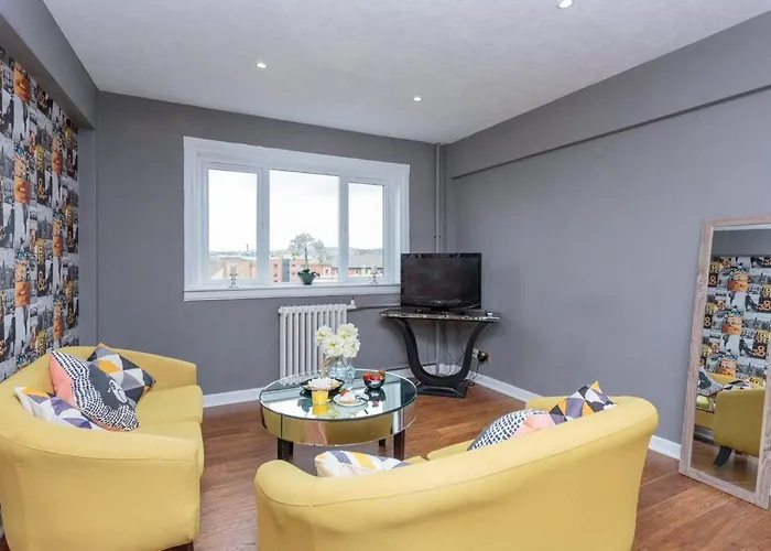 Gorgeous 3-bed Flat, 15 Minutes To Centre *