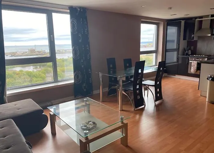 Modern 2 Bed With Stunning Seaside View Apartment Edinburgh