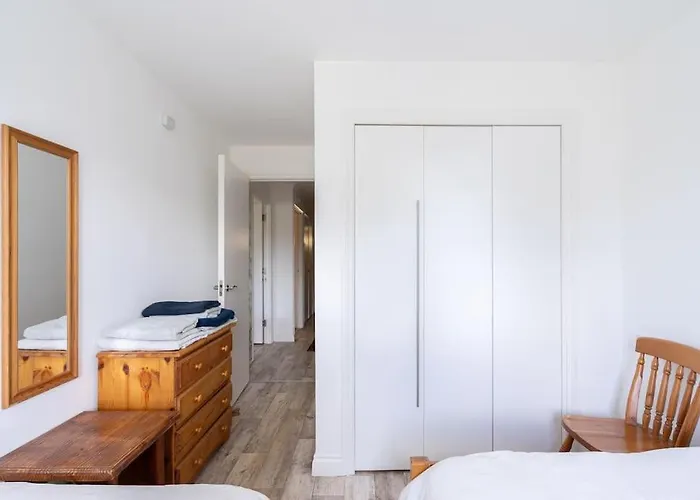 Pilrig Flat: A Lovely 5-bed With A Lift Διαμέρισμα *