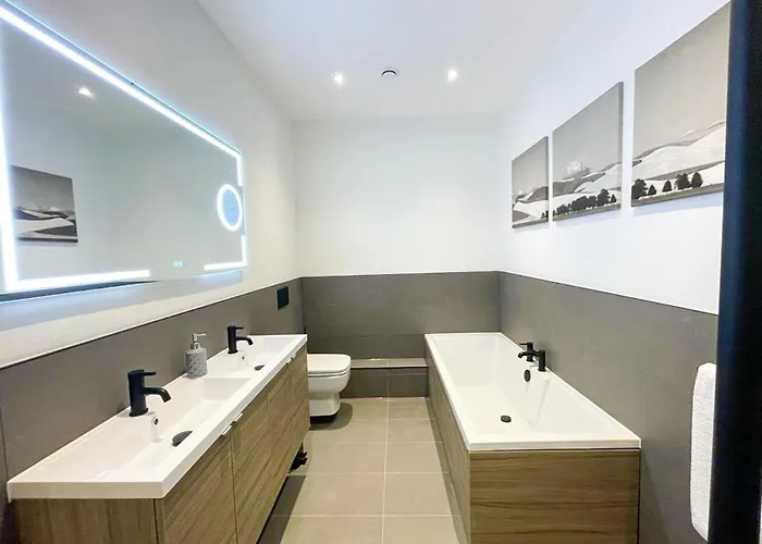 2bed, Private Garden & Fireplace, Near Water Of Leith *