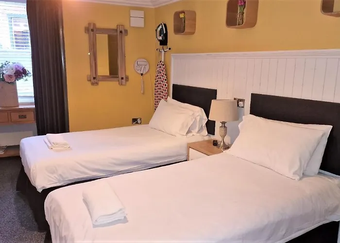 48 Gilmore Place Residences מלון *