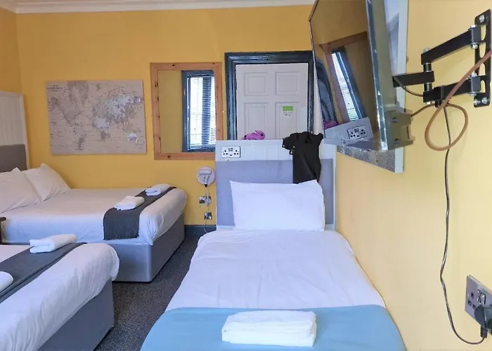 48 Gilmore Place Residences מלון