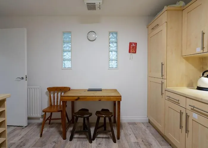 Διαμέρισμα Pilrig Flat: A Lovely 5-bed With A Lift