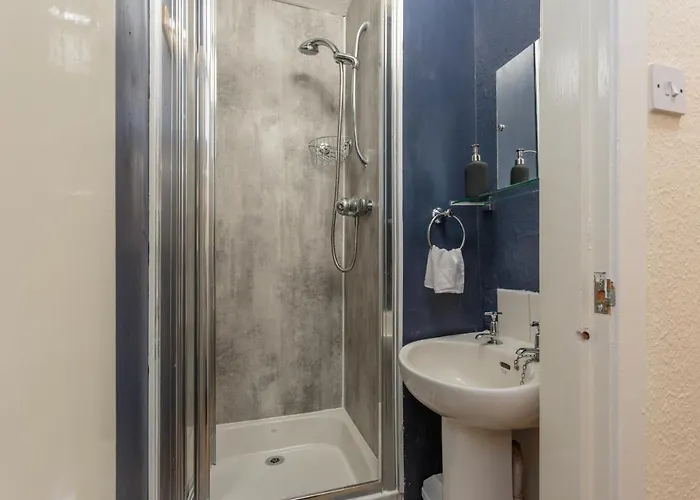 Cozy 1b Groundfloor - 8 Minute From Centre *