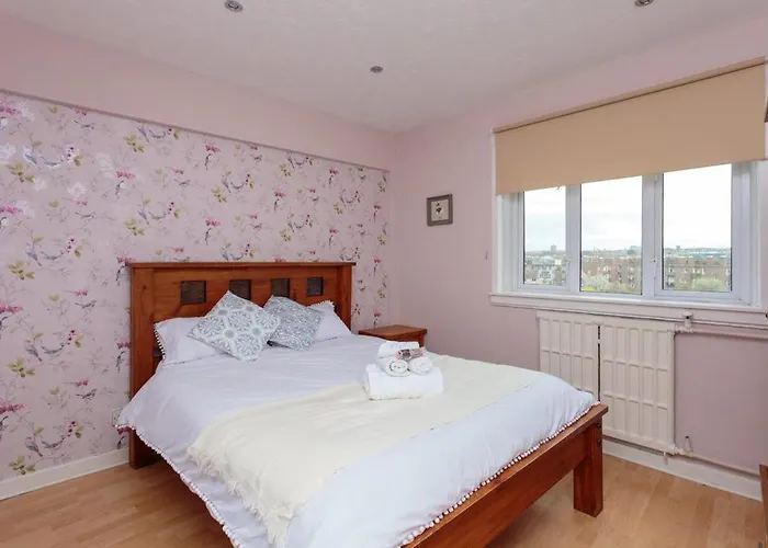 Gorgeous 3-bed Flat, 15 Minutes To Centre Appartement