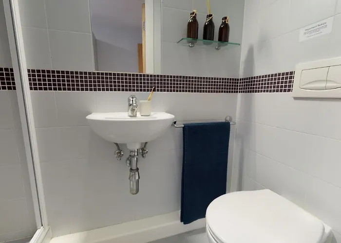 And Ensuite Bedrooms With Shared Kitchen At Fountainbridge In *