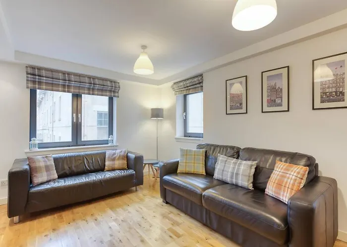 *amazing Location!*in Heart Of The City. 2br & Cot Edinburgh