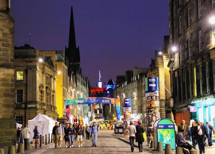 Apartment *amazing Location!*in Heart Of The City. 2br & Cot Edinburgh