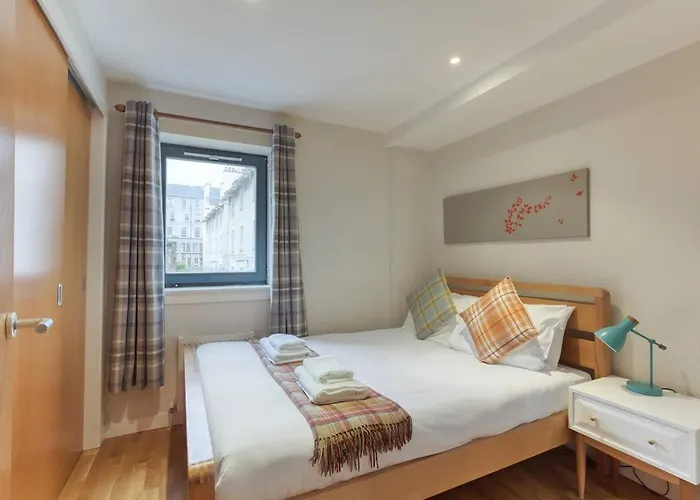 *amazing Location!*in Heart Of The City. 2br & Cot Apartment Edinburgh