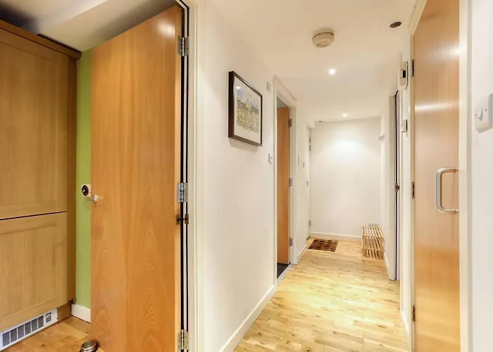 Apartment *amazing Location!*in Heart Of The City. 2br & Cot Edinburgh